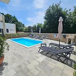 Villa Kaoru Brand New Villa With A Heated Swimming Pool