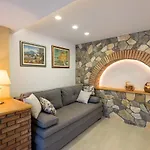 Apartment Srica
