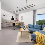 Villa Mantis For 6 People With Sea View And Private Pool
