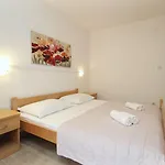 Apartments Petrica