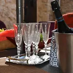 Geraeumige Duplexwohnung Mit Terrasse Und Pool