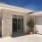 Komfortables Ferienhaus Mit Pool In Crikvenica