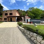 Tolles Ferienhaus In Supetarska Draga Mit Garten