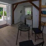 Schoene Wohnung In Veli Losinj Mit Garten