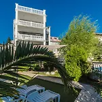 Appartement Mit Privater Terrasse Und Meerblick