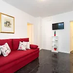 Apartment Im Erdgeschoss Mit Ueberdachter Terrasse