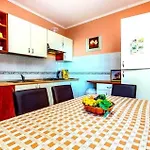 Wohnung In Novi Vinodolski Mit Grill, Garten Und Terrasse