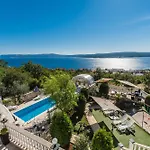 Wohnung Mit Meerblick Und Pool