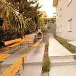 Nettes Appartement In Crikvenica Mit Schoener Terrasse
