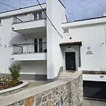 Villa Forest Whisper