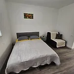 Mario Nv - Studio Apt. For 2-3 Persons With Terrace