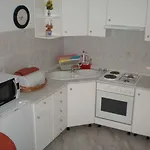 J&J - Apartment 50 M From The Beach