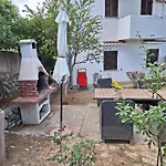 Apartmani Mw , Zuti Apartman