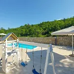 2 Bedroom Gorgeous Home In Dramalj