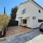 Lovely Studio Malina Close To The Beach