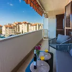 Apartment In Novi Vinodolski 43092