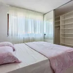 Apartment In Novi Vinodolski 43092