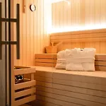 Annabel'S Luxury Apartment With Private Pool, Jacuzzi And Sauna