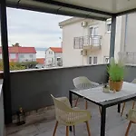 Apartments And Rooms With Parking Space Crikvenica - 12305