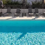 Poolside Apartments Anabella