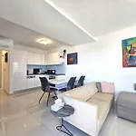 Apartman Crystal Sea View 4-6 Pax