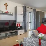 Apartment Harmonie With Jacuzzi And Terrace