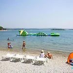 Villa Leta, Luxurious 5 Stars Villa In A Green Oasis With Fitness, Heated Pool, Playground & Barbecue, Kvarner