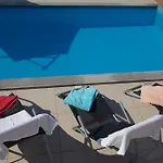 Apartments Markle - Swimming Pool And Sunbeds