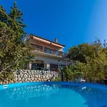 Studio Apartment With Swimming Pool And Sea View !