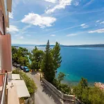 Studio Apartment With Swimming Pool And Sea View !
