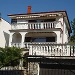 Apartments In Malinska/Insel Krk 14366