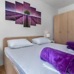 Gorgeous Apartment In Novi Vinodolski With Wifi
