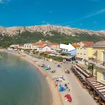 Apartment Rosanna By The Beach