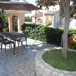 Apartments In Crikvenica 41042