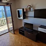 Apartment In Novi Vinodolski 51455