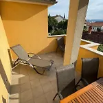 2 Bedroom Lovely Apartment In Omisalj