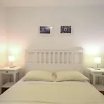 Beautiful Apartment In Cizici With Wifi