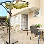 Amazing Apartment In Cizici With Wifi