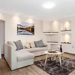Modern Comfort With Shared Pool & Lush Green Surroundings In Kastav