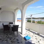 Two-Bedroom Apartment Lopar Near Sea 2