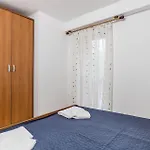 2 Bedroom Stunning Home In Jurdani