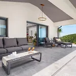 Villa Mantis
