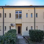 Quiet City Apartment Dexa - Happy Rentals