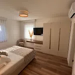 Villa Navis
