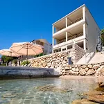 Villa Gulli - Apartment Blue With Sea View