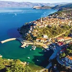 1 Bedroom Beautiful Apartment In Vrbnik