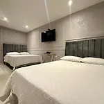 Hotel Paris Carre