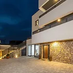 Villa Betelgeuse Supernova - Happy Rentals