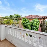 Beautiful Studio Apartment Near Sandy Beaches