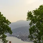 Sea View Retreat With 170Mbps Wifi And Sunny Balcony